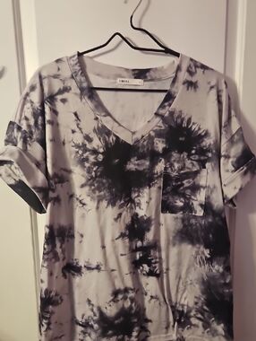 V-Neck Tie-Dye Pocket Tee - Black Gray